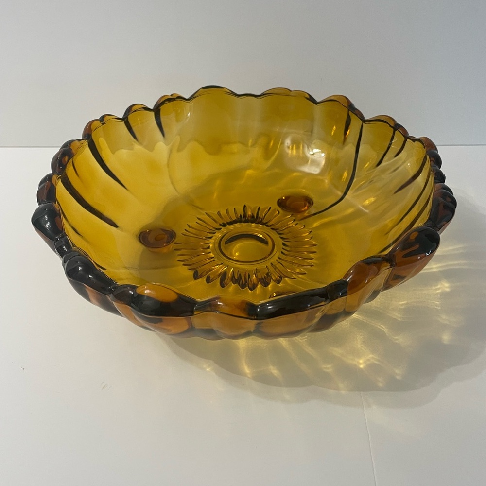 Vintage Amber Indiana Glass Fruit Bowl Sunflower Center 3 Footed Scalloped Edge